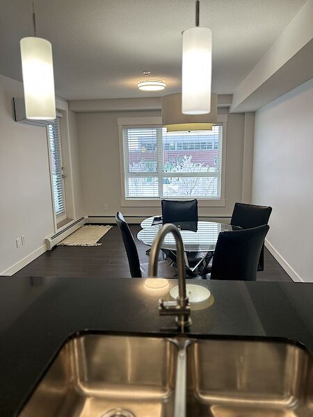 Calgary 2 bedrooms Condo Unit for rent. Property photo: 142721-3