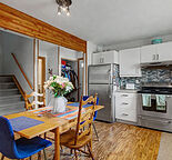 Shaganappi Townhouse, Renovated, 960sf CORNER Unit