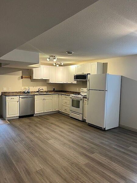 Calgary 2 bedrooms Basement for rent. Property photo: 144521-2