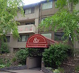 DT LIKE NEW RENOVATED 2 Bedroom condo wood FP New Appliances very quiet location