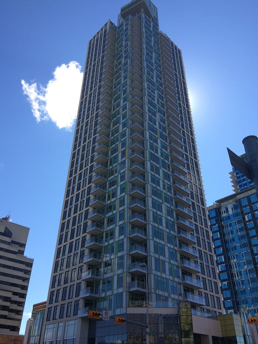 Calgary 2 bedrooms Condo Unit for rent. Property photo: 144767-1
