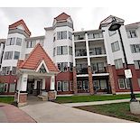 Beautiful top floor one bedroom apartment - Utilities included -In suite laundry