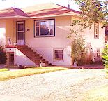 ROOMY 2 BDRM UPPER DUPLEX  NEAR FOOTHILLLS HOSP. (F.M. C.)  U of C, FREE UTILS