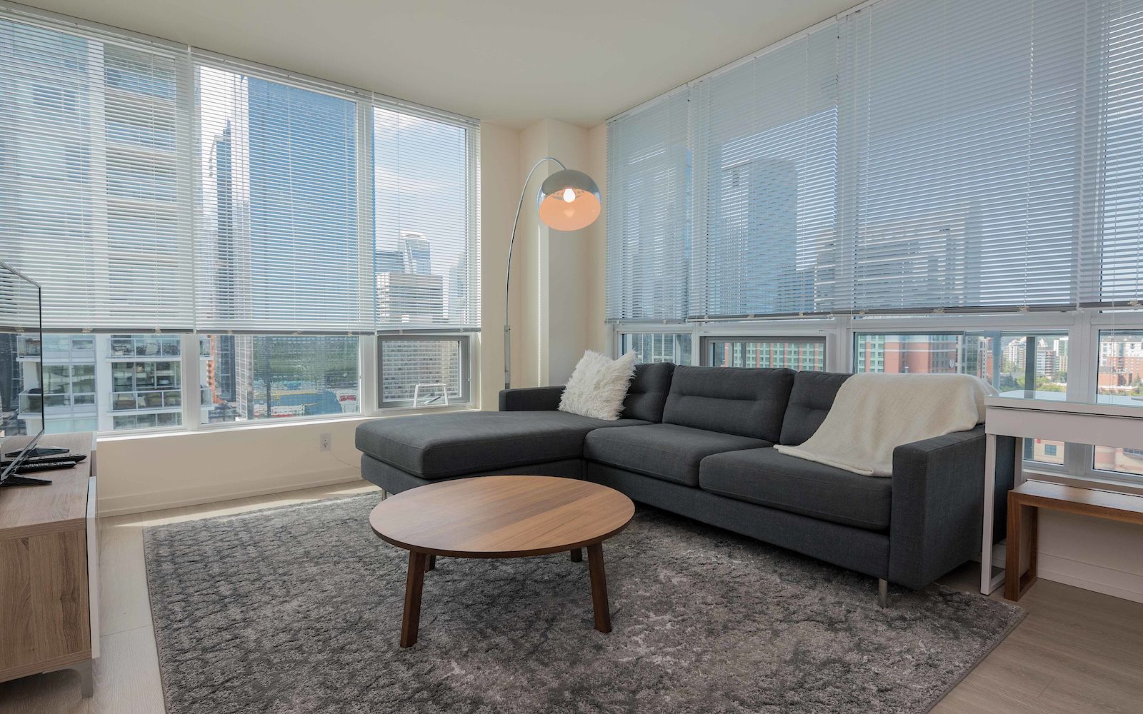 Calgary 2 bedrooms Condo Unit for rent. Property photo: 148526-1