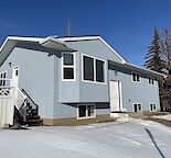 4bedrooms, 3 bathrooms house  in perfect location for rent in Southwood? Calgary
