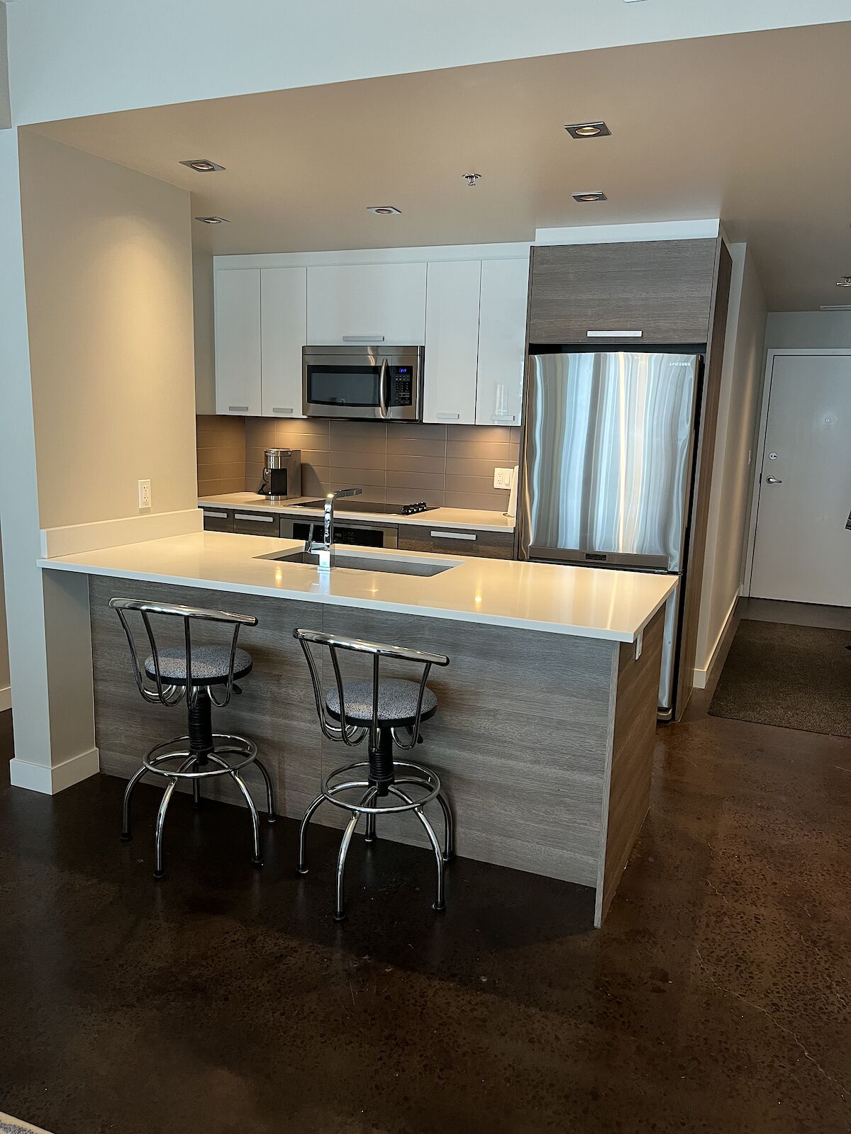 Calgary 1 + Den bedrooms Condo Unit for rent. Property photo: 148958-1