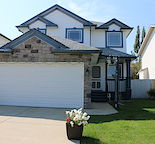 Bright 2 storey house walking distance to LRT station