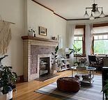 A beautiful Sunnyside condo with a View