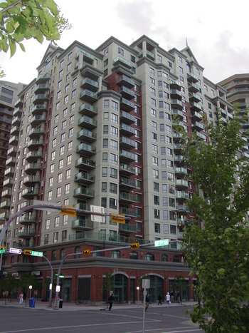 Calgary 1 bedroom Condo Unit for rent. Property photo: 15334-1