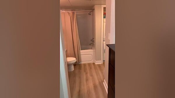 Calgary 1 + Den bedrooms Condo Unit for rent. Property photo: 15424-2