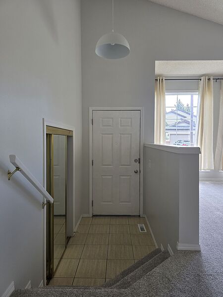 Calgary 3 bedrooms House for rent. Property photo: 15886-2
