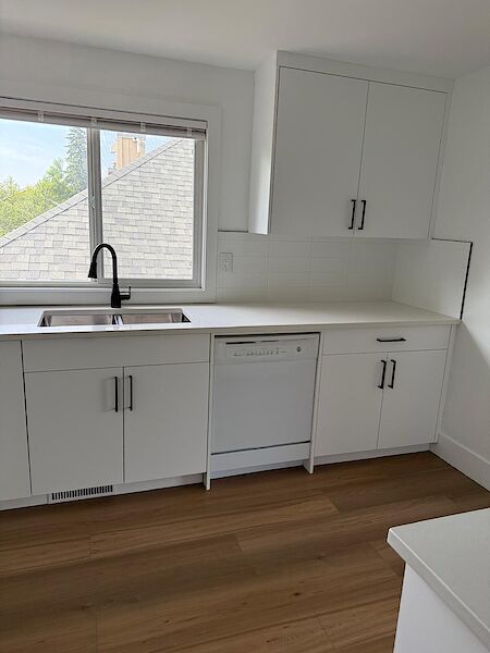 Calgary 3 bedrooms Main Floor for rent. Property photo: 16903-2