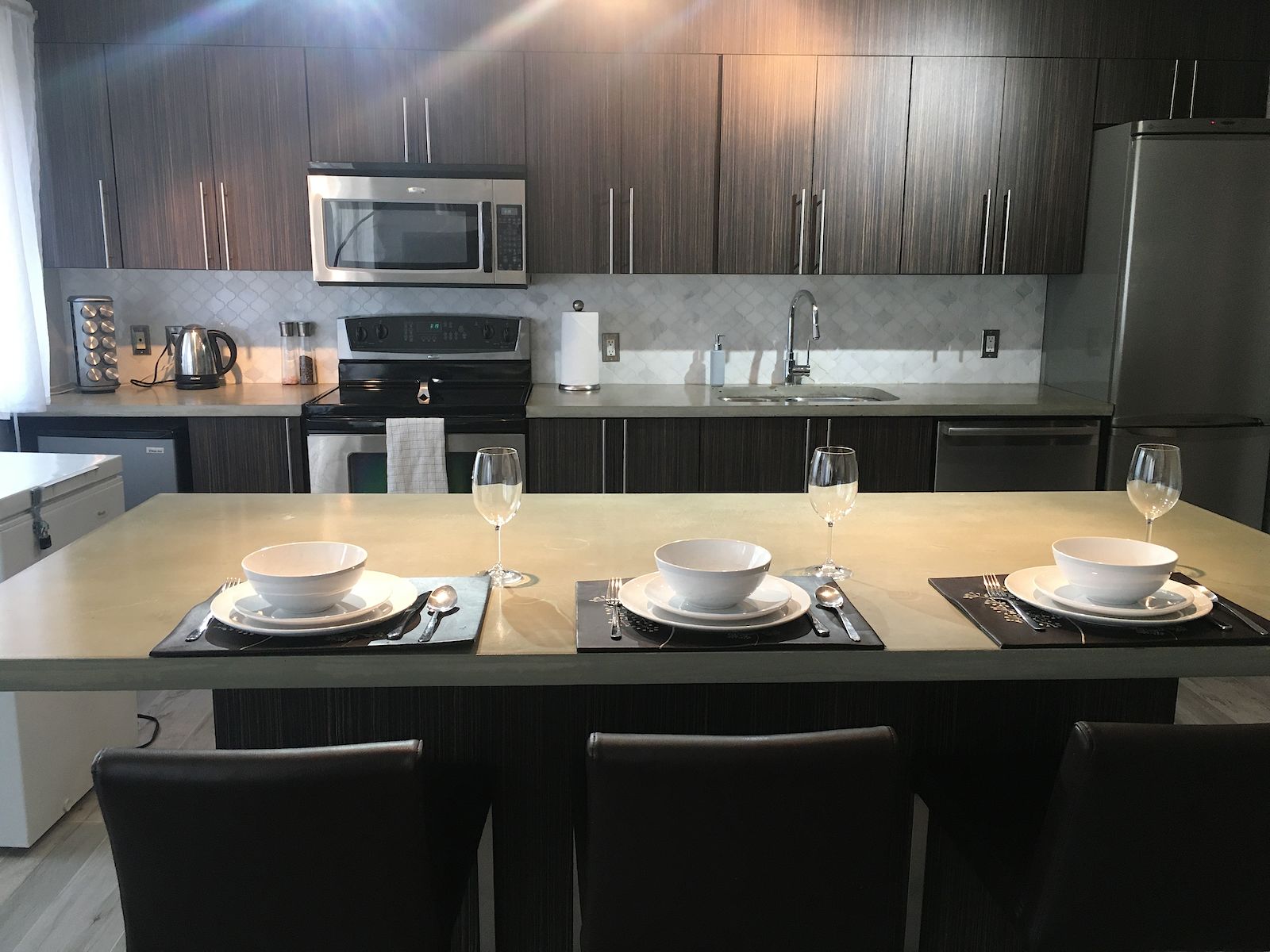 Calgary 2 bedrooms Condo Unit for rent. Property photo: 18403-1
