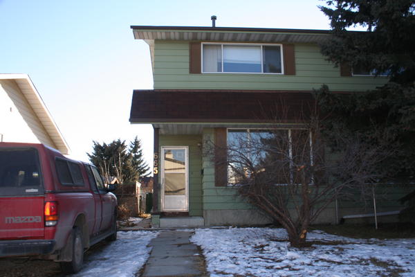 Calgary 3 bedrooms Duplex for rent. Property photo: 20520-1