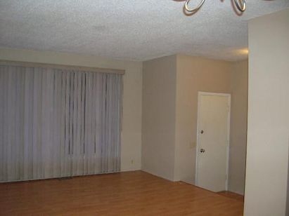 Calgary 3 bedrooms Duplex for rent. Property photo: 20520-2