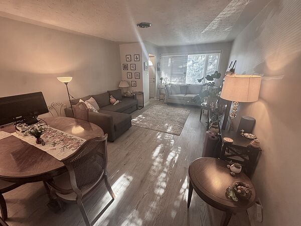 Calgary 2 + Den bedrooms Main Floor for rent. Property photo: 2132-3