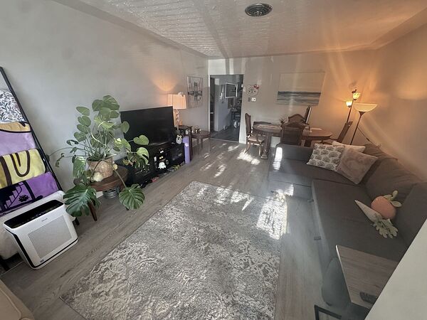 Calgary 2 + Den bedrooms Main Floor for rent. Property photo: 2132-2