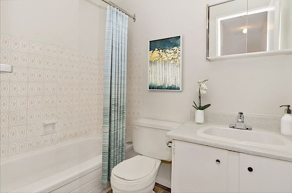 Calgary 1 bedroom Apartment for rent. Property photo: 22009-2