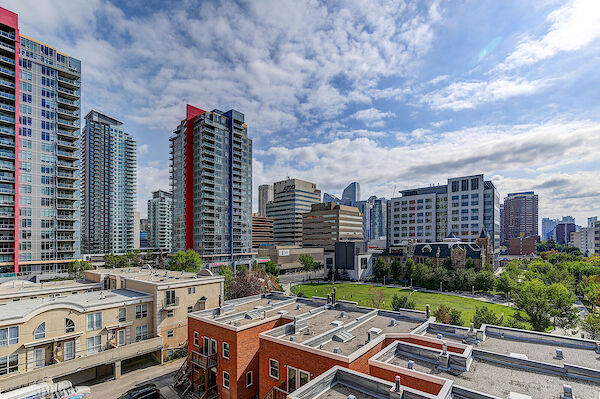 Calgary studio Apartment for rent. Property photo: 22940-3
