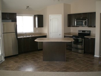 Calgary 1 bedroom Condo Unit for rent. Property photo: 24011-1