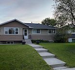 RENOVATED 2 BDRM SUITE w/ lots of Storage!!! Huge Yard & 2 Parking Stalls..