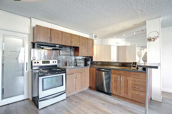 Calgary 2 bedrooms Condo Unit for rent. Property photo: 24764-2
