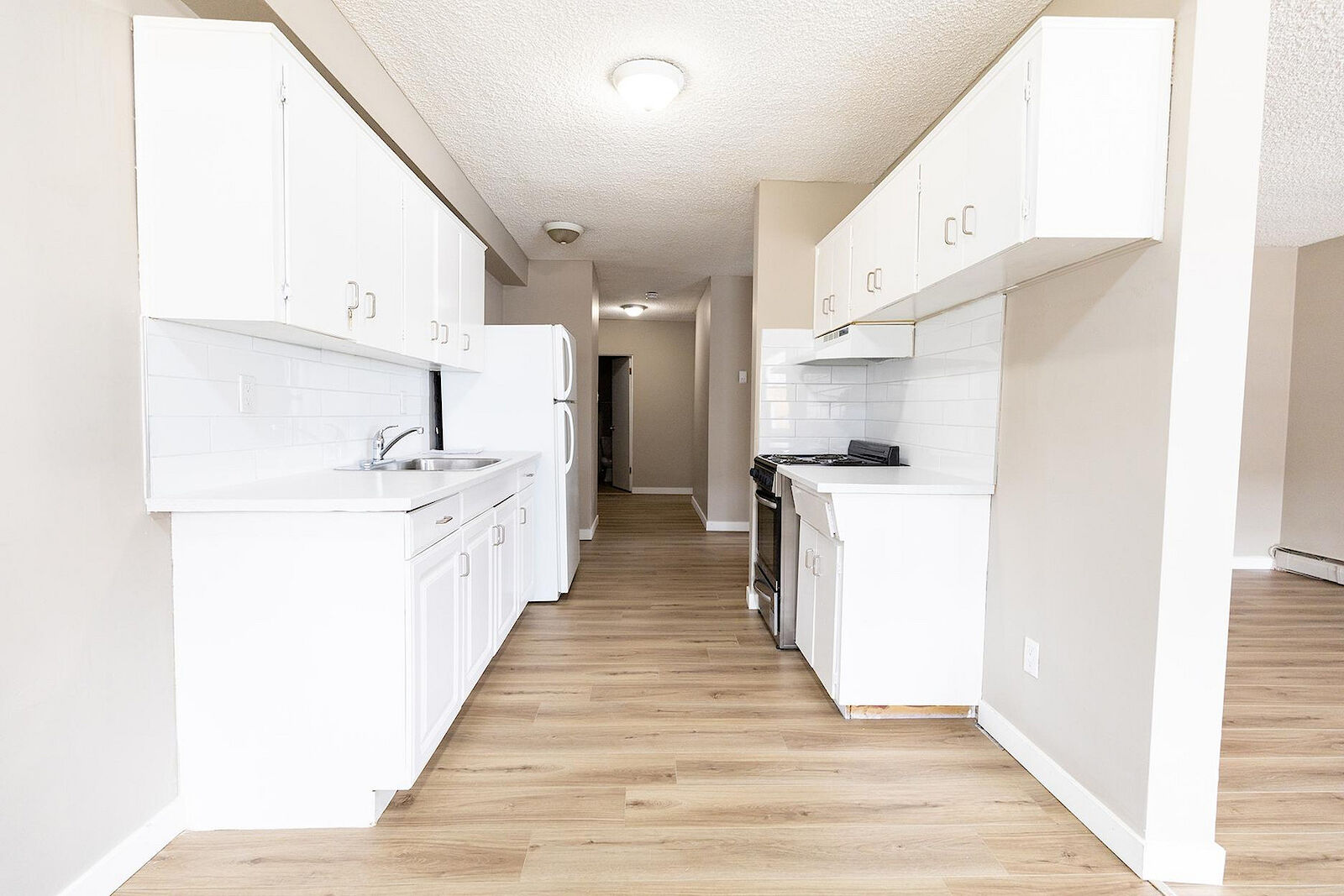 Calgary 1 bedrooms Apartment for rent. Property photo: 2598-1