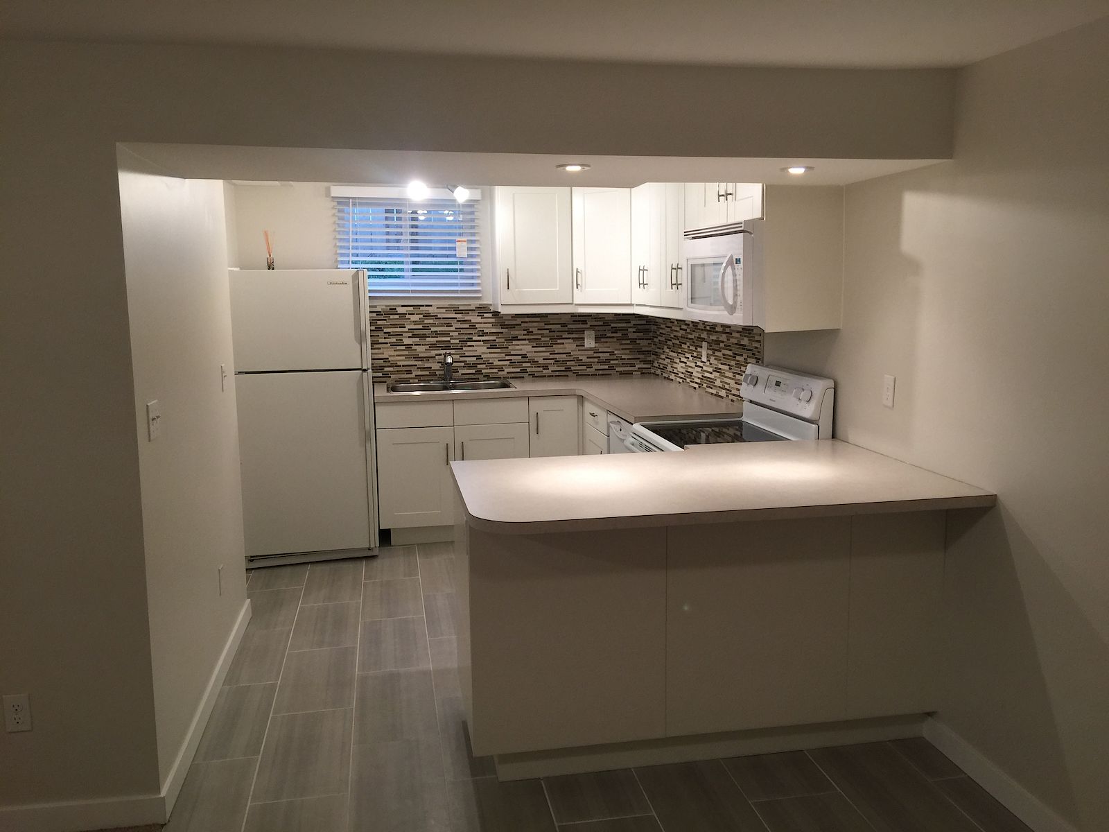 Edmonton 2 bedrooms Basement for rent. Property photo: 268825-1