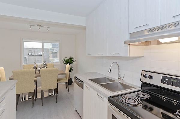 Calgary 2 bedrooms Townhouse for rent. Property photo: 27543-3