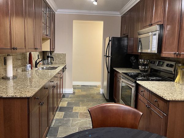 FURNISHED Condo Within Walking Distance of University of Alberta
