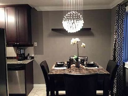 Garneau Un-furnished Within Walking Distance to UofA, With 2 PARKING SPOTS