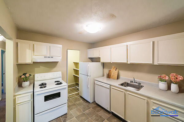 Edmonton 2 bedrooms Townhouse for rent. Property photo: 288681-3