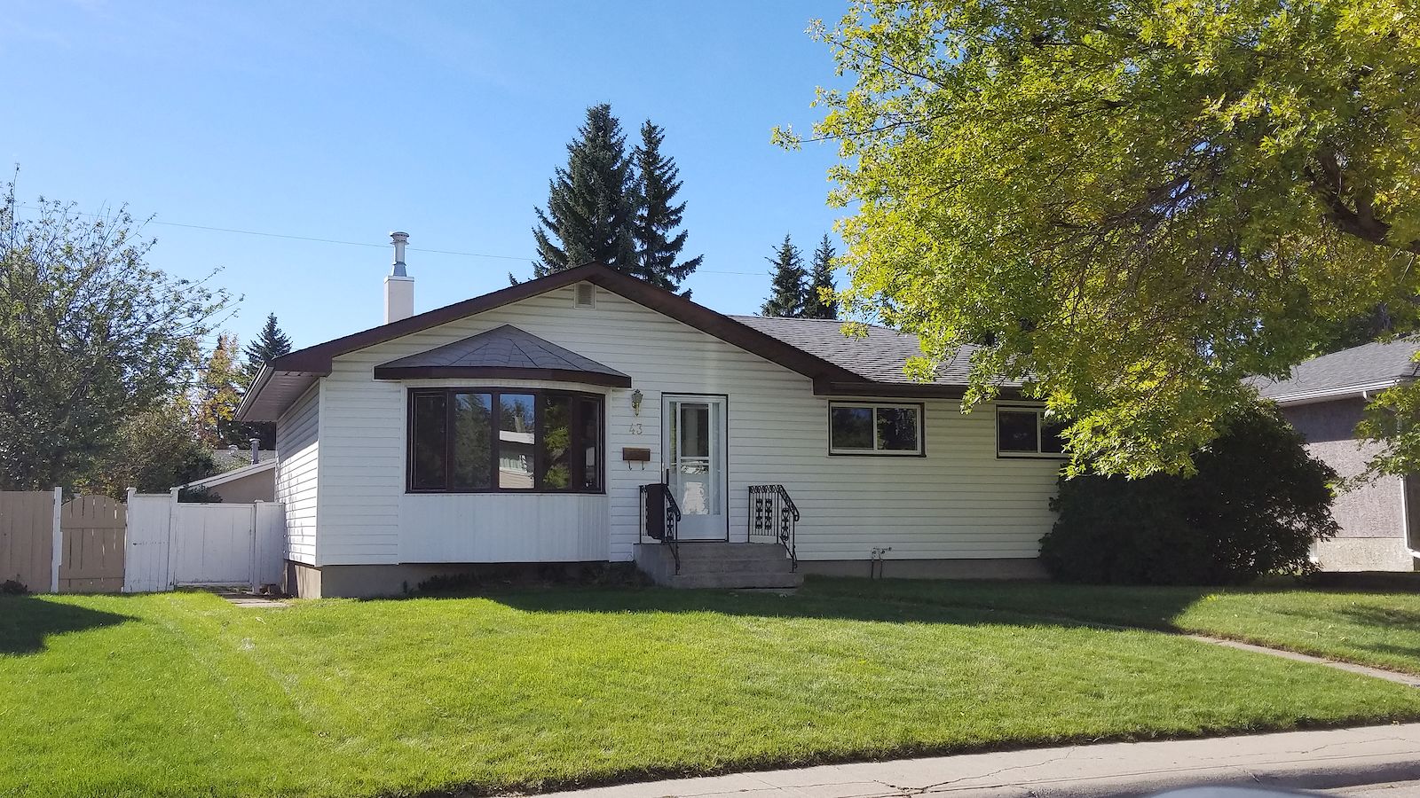 Calgary 3 bedrooms House for rent. Property photo: 289942-1