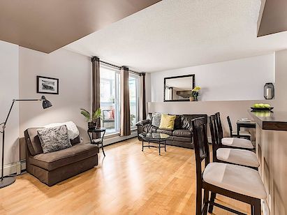 Calgary 2 bedrooms Condo Unit for rent. Property photo: 290103-2