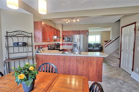Calgary 2 bedrooms Townhouse for rent. Property photo: 291529-2