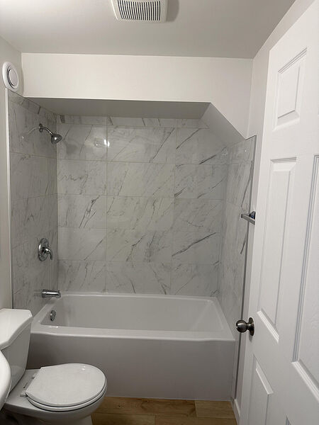 Calgary studio Apartment for rent. Property photo: 292826-3