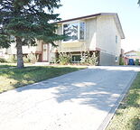 Fonda SE, 3 Bedrooms, 1.5 Bath Main Floor Bungalow