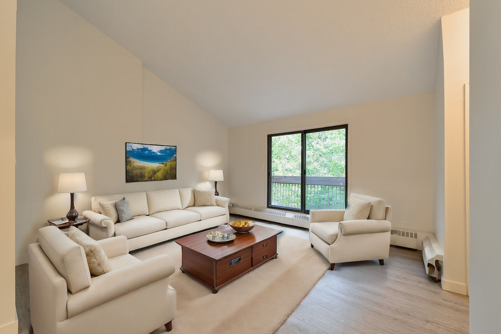 Edmonton 2 bedrooms Apartment for rent. Property photo: 294284-1