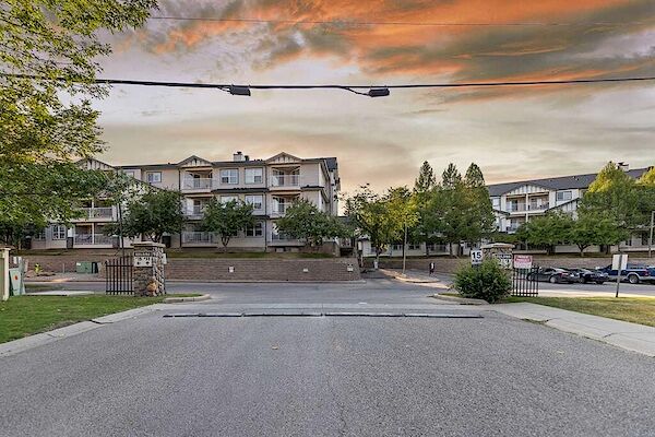 Calgary 2 bedrooms Condo Unit for rent. Property photo: 29481-3
