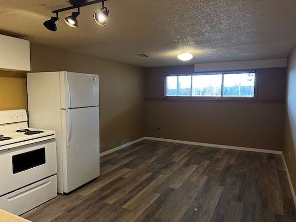Calgary 2 bedrooms Basement for rent. Property photo: 295368-2