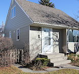 Cozy 2 bdrm house with detached garage inner city Renfrew (entire property)