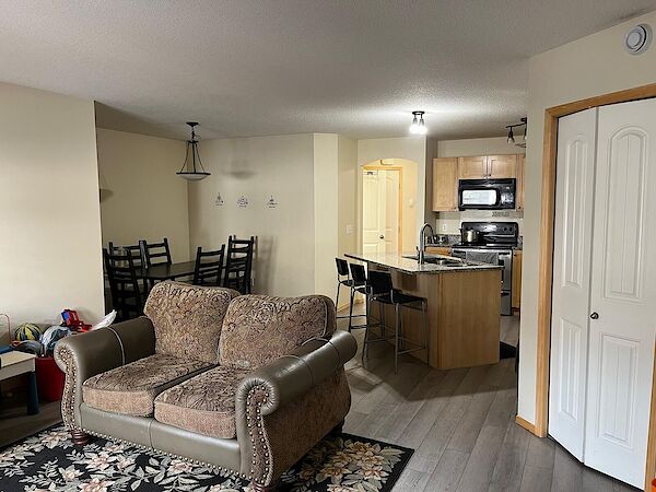Calgary 2 bedrooms Condo Unit for rent. Property photo: 29754-2