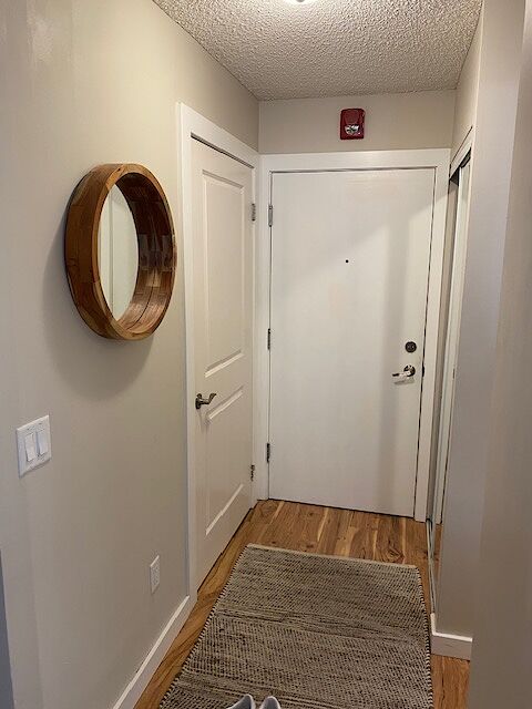 Calgary 2 bedrooms Condo Unit for rent. Property photo: 297993-1