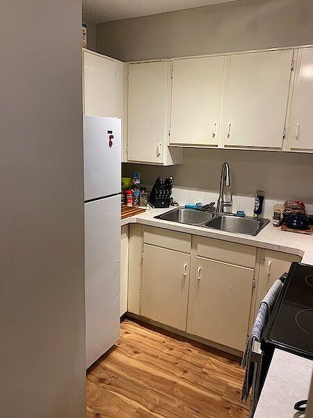 Calgary 2 bedrooms Condo Unit for rent. Property photo: 297993-3