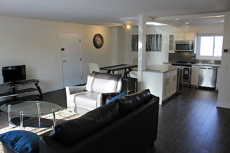 Calgary 2 bedrooms Condo Unit for rent. Property photo: 300030-2