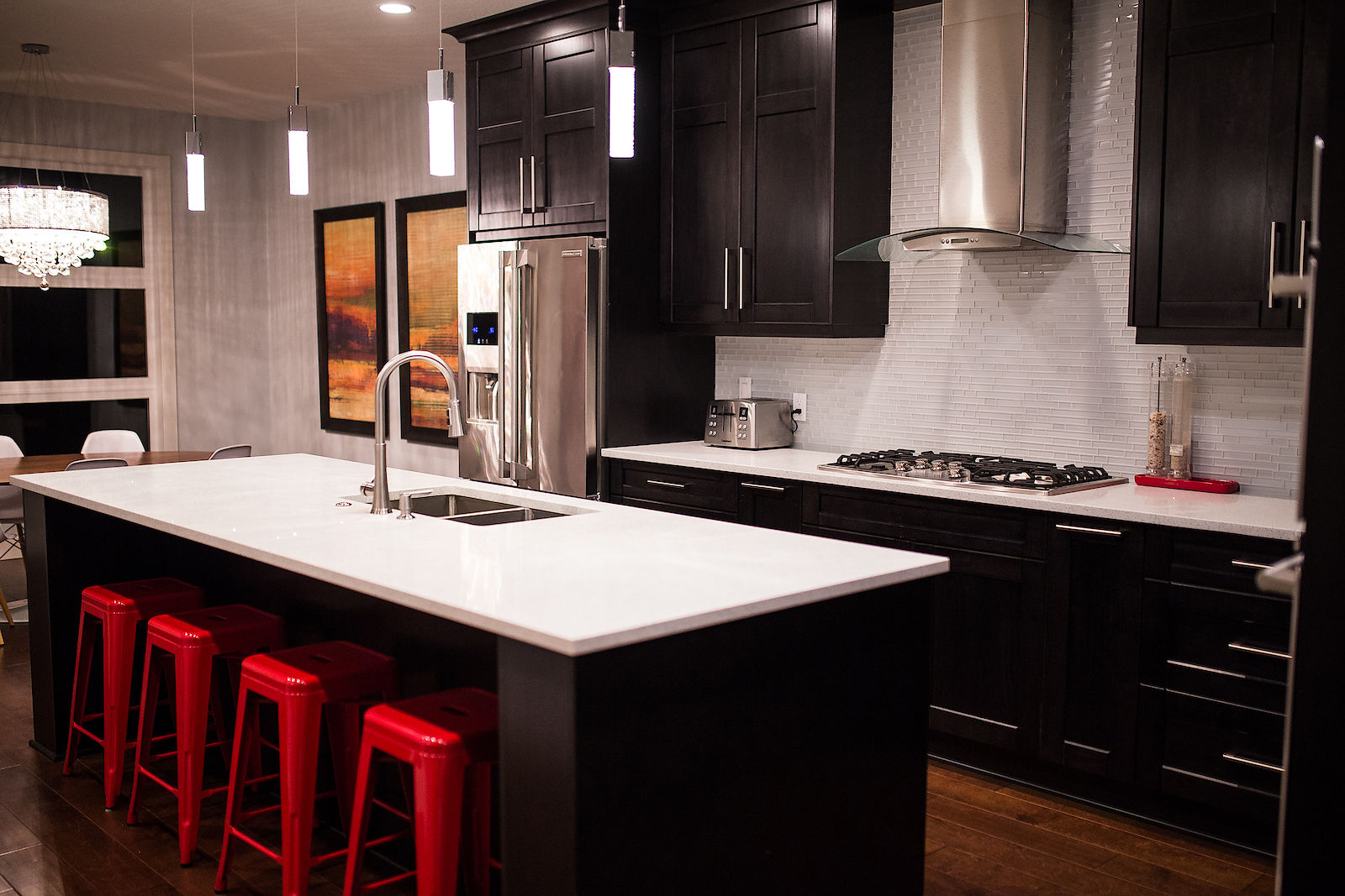 Calgary 4 bedrooms Duplex for rent. Property photo: 301236-1