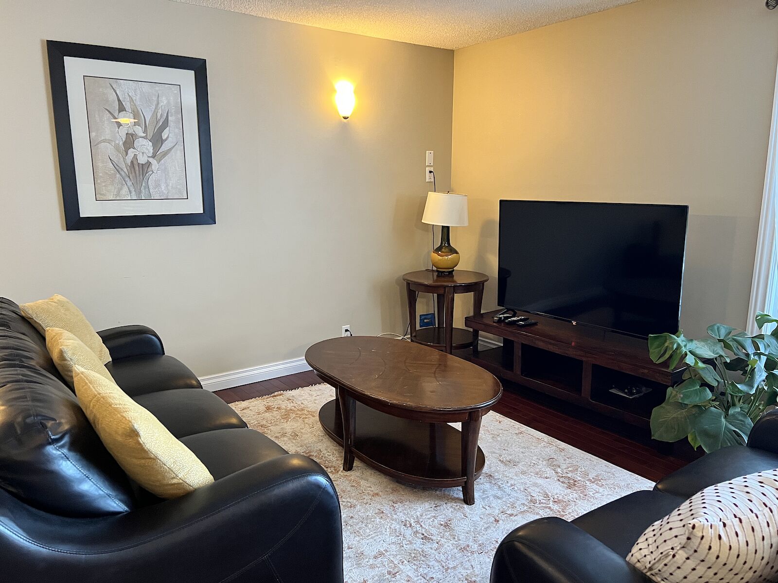 Calgary 3 bedrooms Main Floor for rent. Property photo: 302099-1