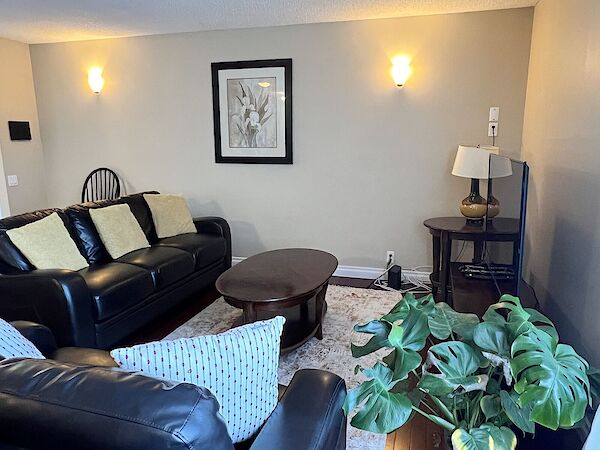 Calgary 3 bedrooms Main Floor for rent. Property photo: 302099-2
