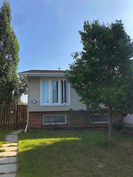Calgary 2 bedrooms Main Floor for rent. Property photo: 302560-2