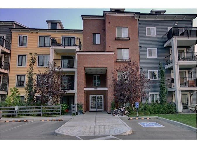 Calgary 2 bedrooms Condo Unit for rent. Property photo: 302676-1